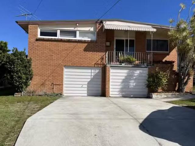 Cozy 3 BR 12 Kilburn Street, Chermside, QLD 4032