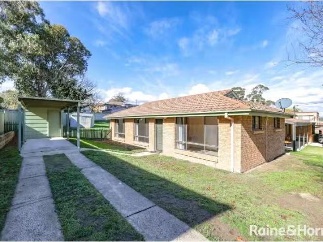 Cheap 3 BR 12 Larson Street, WEST BATHURST House for rent Lis.