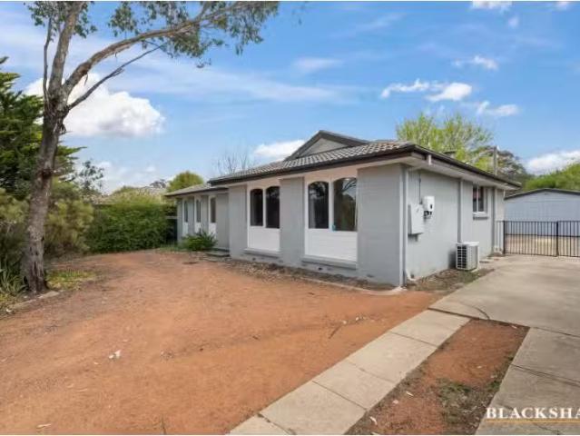 Cheap 3 BR 12 Vansittart Crescent, Kambah House for rent List.