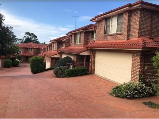 Deal! 3 BR 13/3 7 Warwick Parade, Castle Hill Townhouse for re.
