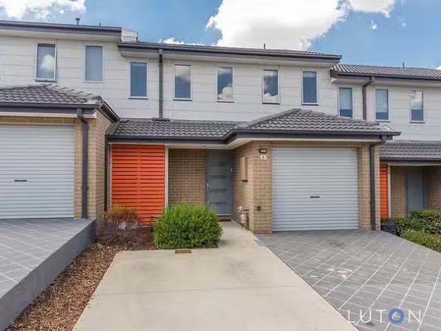 Deal! 3 BR 13/29 Muriel Stewart Circuit, Bonner, ACT 2914