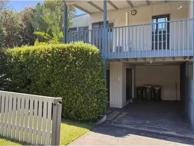 Nice 3 BR 1/37 Kerr Street, Mayfield Townhouse for rent Liste.