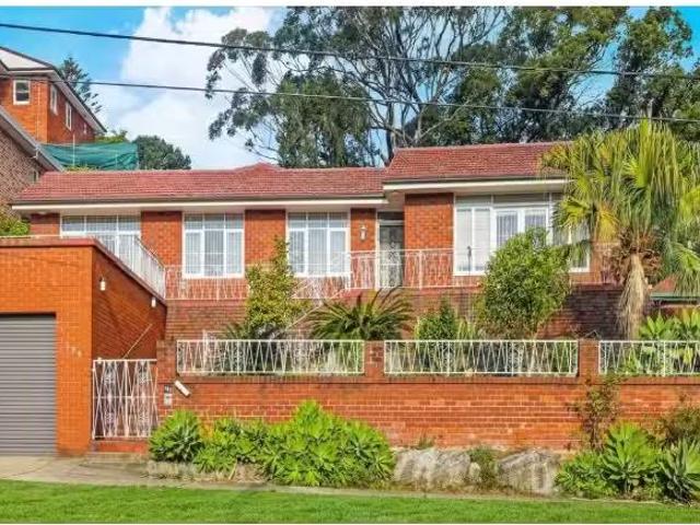 Nice 3 BR 135 Slade Road, Bardwell Park House for rent Listed.