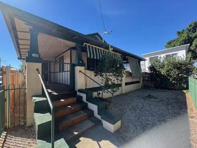 Charming 3 BR 136 Bacon Street, Grafton House for rent Listed.