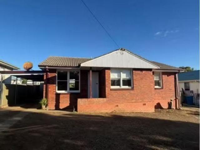 Unique 3 BR 139 Petra Avenue, TAMWORTH House for rent Listed.
