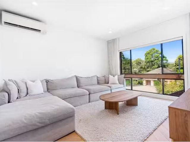 Rental! 3 BR 13 Winifred Avenue, Caringbah House for rent Lis.