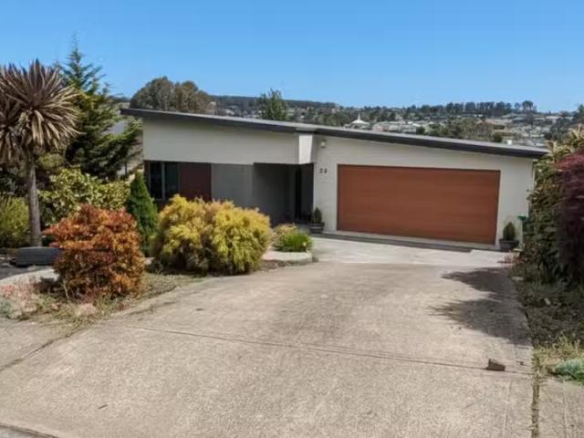 Just in! 3 BR 24 Malachi Drive, KINGSTON, TAS 7050 House for.