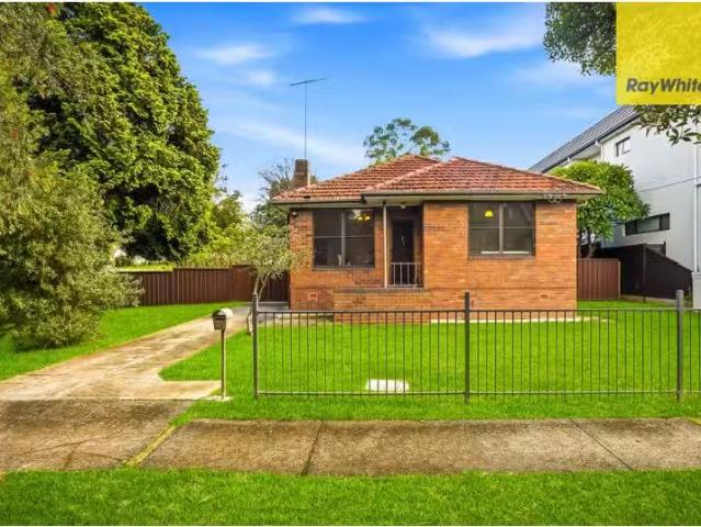 Rental! 3 BR 24 Belmore Street, NORTH PARRAMATTA House for ren.