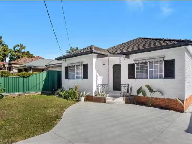 Cheap 3 BR 24 Hinemoa Street, Panania House for rent Listed b.