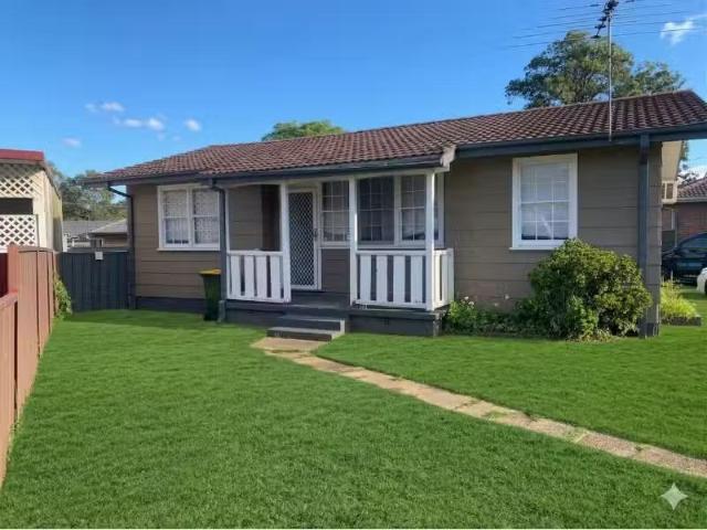 New 3 BR 24 Tahiti Avenue, LETHBRIDGE PARK House for rent Lis.