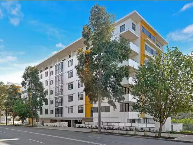 Rental! 3 BR 25/97 Caddies Boulevard, ROUSE HILL Apartment for.