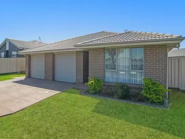 Unique 3 BR 25 Ellie Avenue, Raworth, NSW 2321