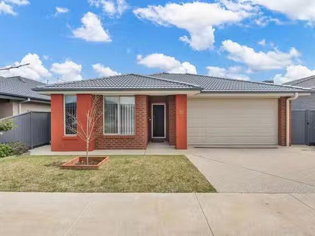Cheap 3 BR 25 Verdale Drive, Alfredton, VIC 3350