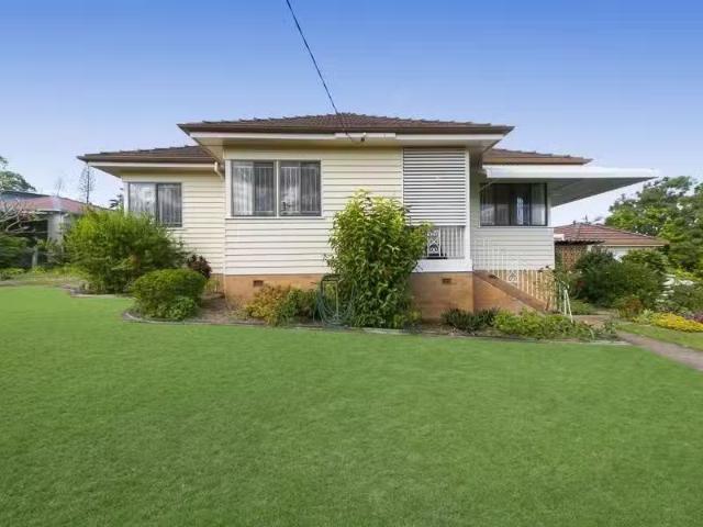 Charming 3 BR 26 Dunstan Street, MOOROOKA, QLD 4105 House fo.
