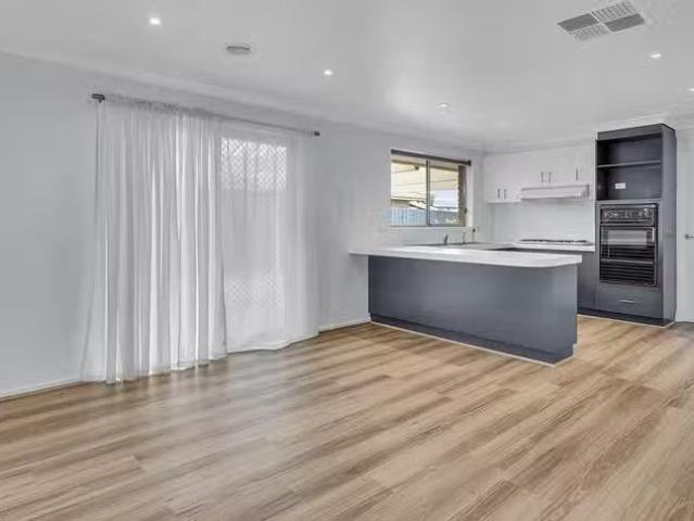 Cozy 3 BR 26 Dona Drive, Hoppers Crossing, VIC 3029