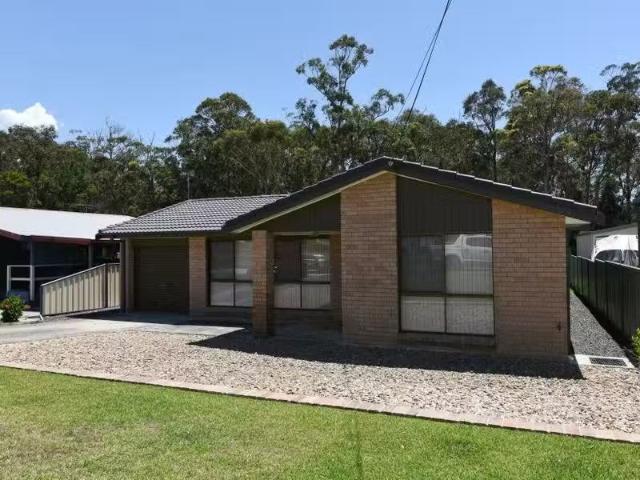 Nice 3 BR 26 Fairway Drive, Sanctuary Point House for rent Li.