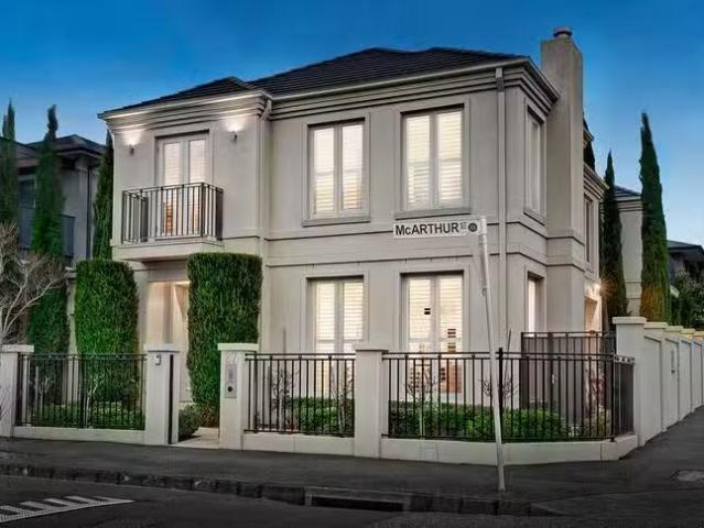 Unique 3 BR 27 Mcarthur Street, Malvern, VIC 3144