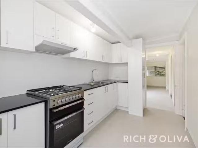 New 3 BR 27 New Canterbury Road, Petersham House for rent Lis.