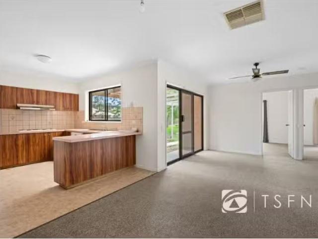 Unique 3 BR 27 Akoonah Dr, Golden Square House for rent Liste.