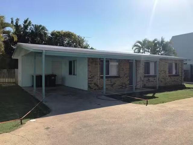 Deal! 3 BR 2/7 Holland Street, West Mackay, QLD 4740