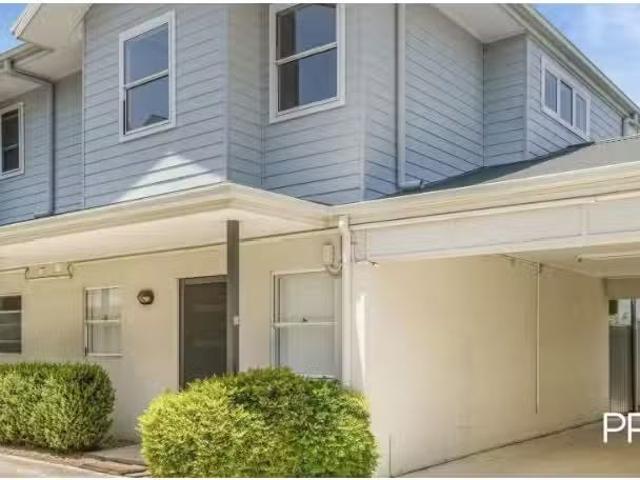 Charming 3 BR 2/85 Morris St, St Marys Townhouse for rent Lis.
