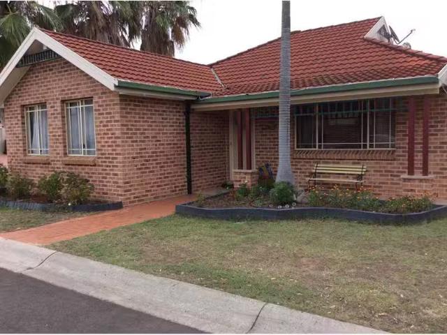Nice 3 BR 28 Haywood Close, WETHERILL PARK House for rent Lis.