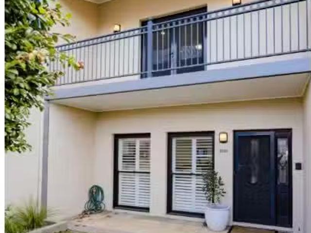 Just in! 3 BR 290B Hoskins St, Temora Townhouse for rent List.