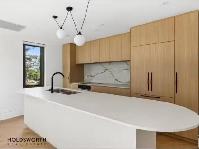 Cozy 3 BR 201/141 West Parade, MOUNT LAWLEY House for rent Li.