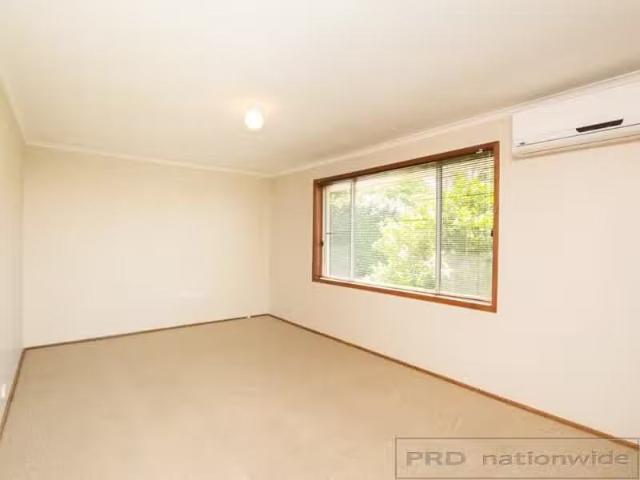 Charming 3 BR 20A Stronach Avenue, EAST MAITLAND Apartment for.