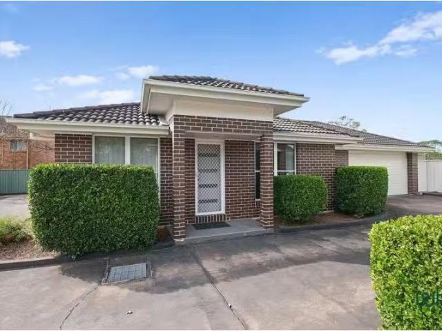 Deal! 3 BR 2/17 Marton Street, Shortland Apartment for rent L.