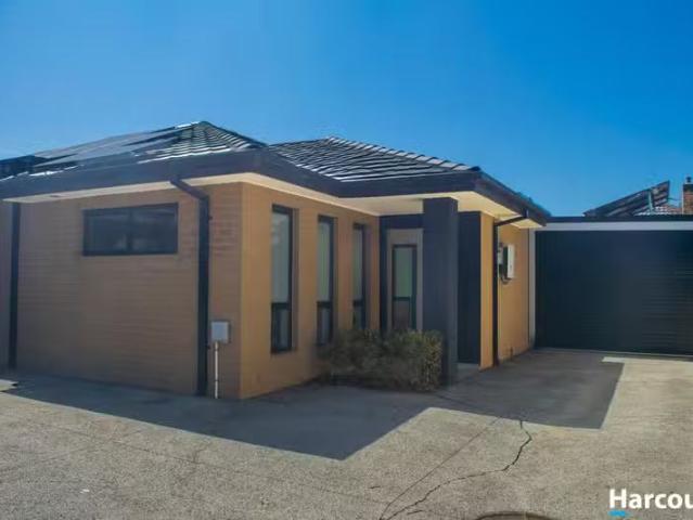 Cozy 3 BR 2/14 Lanigan Street, FAWKNER, VIC 3060 Unit for Rent