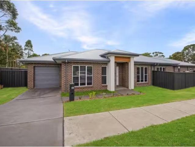 Cheap 3 BR 2/29 Portland Drive, Cameron Park Townhouse for ren.
