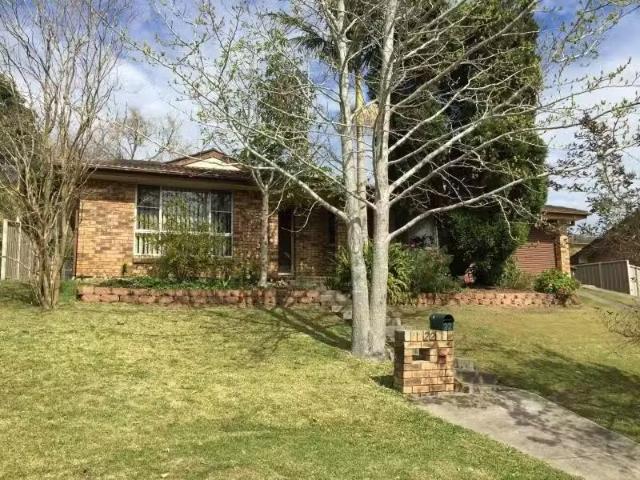 For Rent! 3 BR 22 Bennett Place, Raymond Terrace House for ren.