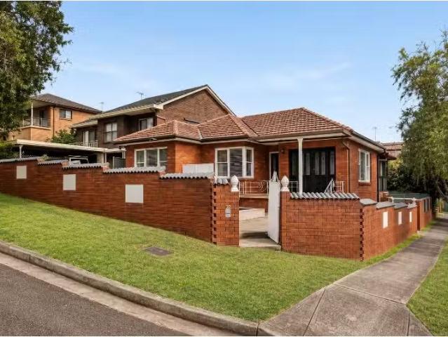 Rental! 3 BR 22 Keevin Street, Roselands House for rent Liste.