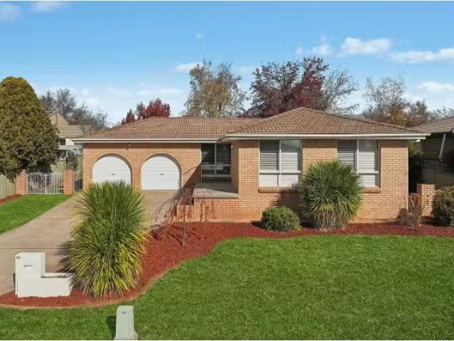 Cheap 3 BR 22 Phillip Street, Orange House for rent Listed by.