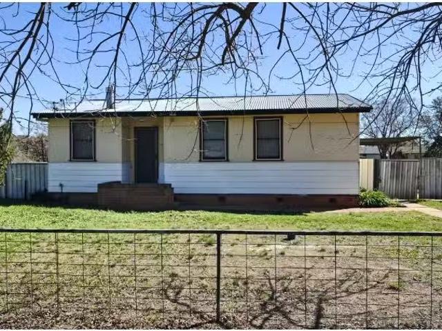 Deal! 3 BR 23 Wamboin Street, GILGANDR House for rent Listed.