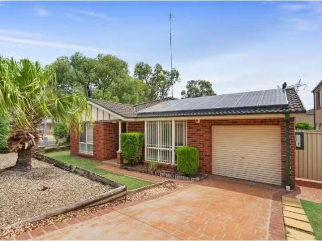 For Rent! 3 BR 2 Abbeville Close, Prestons House for rent Lis.