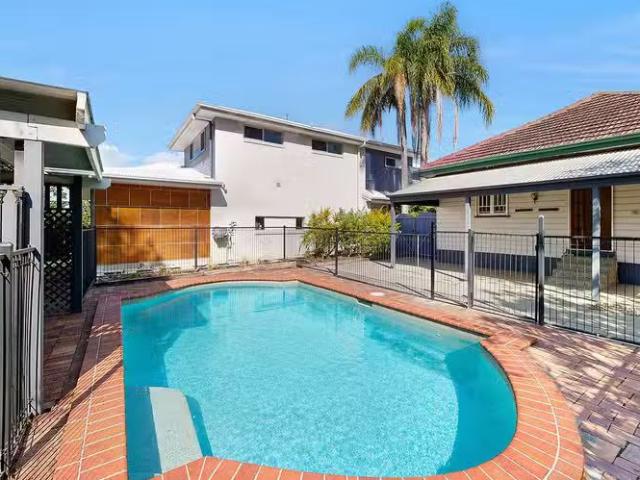 Unique 3 BR 351 South Pine Road, ENOGGERA, QLD 4051 House fo.