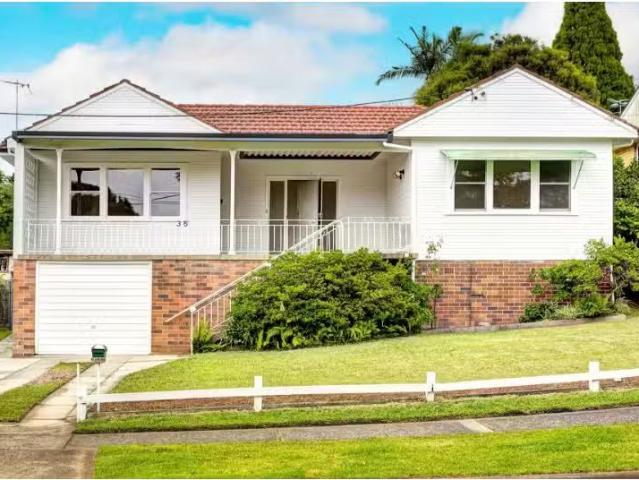 Nice 3 BR 35 Hyacinth St, Asquith House for rent Listed by Wa.