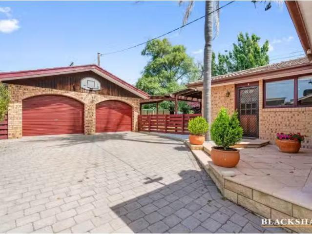 Just in! 3 BR 35 Postle Circuit, Holt House for rent Listed b.