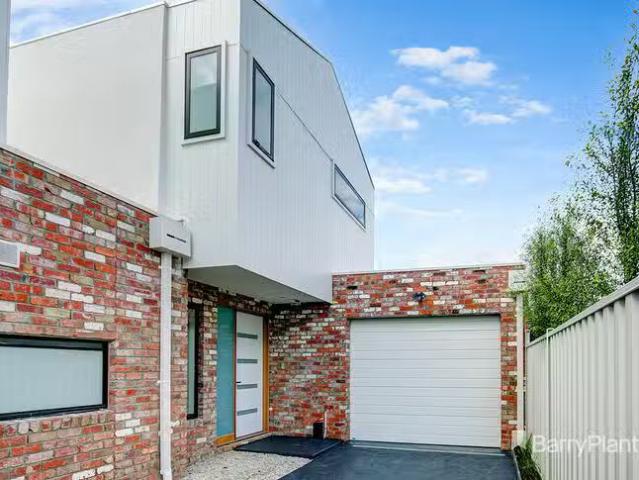 Nice 3 BR 3/66 Isla Avenue, Glenroy, VIC 3046