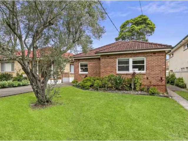 New 3 BR 36 Brighton Street, Freshwater House for rent Listed.