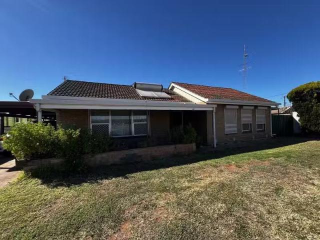 Cozy 3 BR 36 Ramsey Street, WHYALLA STUART, SA 5608 House fo.