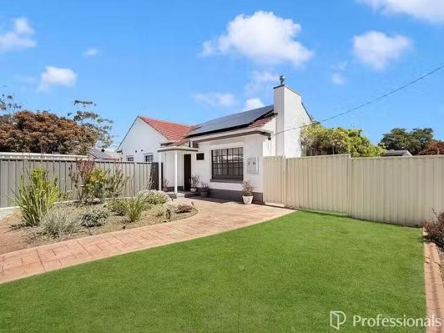 Unique 3 BR 36 Weroona Avenue, Park Holme, SA 5043