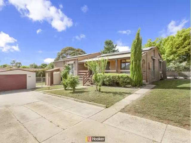 Unique 3 BR 37 Ennor Crescent, FLOREY House for rent Listed b.
