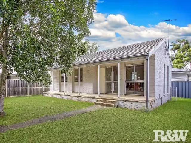 For Rent! 3 BR 37 Pelsart Avenue, WILLMOT House for rent List.