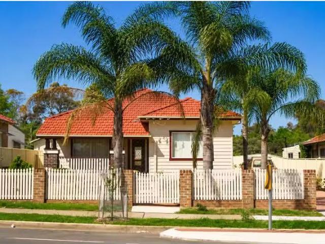 Unique 3 BR 38 Veron Street, WENTWORTHVILLE House for rent Li.