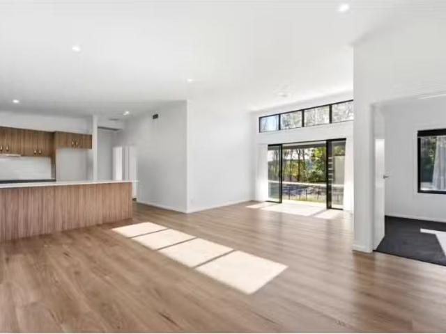 For Rent! 3 BR 30 George Street, OAKS ESTATE House for rent L.