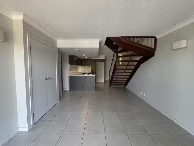 Cozy 3 BR 3/10 Coxen Street, Zillmere, QLD 4034