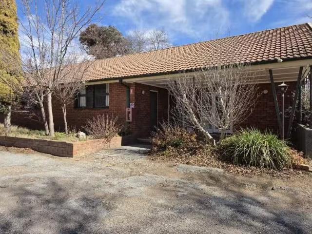 For Rent! 3 BR 31/24 Mittagang Road, COOMA Apartment for rent.